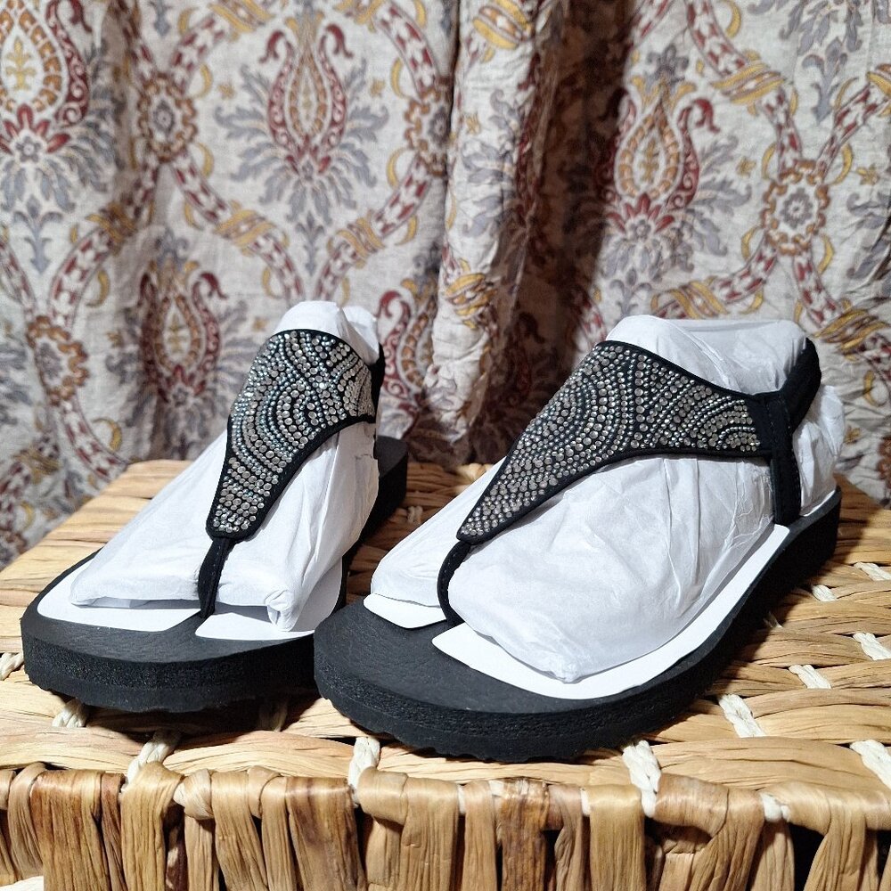NWT MEDITATION NEW MOON SIZE 7